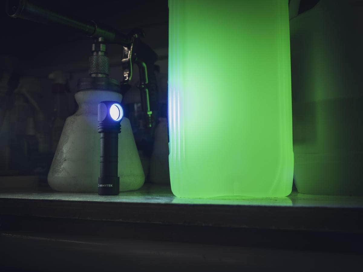 Armytek Wizard C2 WUV Magnet USB - Image 11