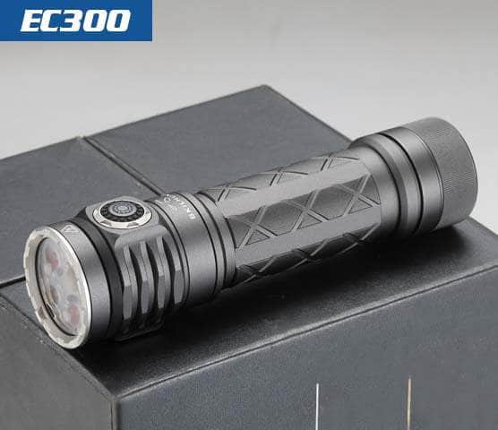 Skilhunt EC300 RGBW Multi-color 21700 Rechargeable LED flashlight - Image 4